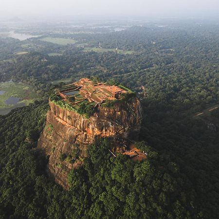 דמבולה Sundaras Sigiriya Jungles Caves Resort מראה חיצוני תמונה